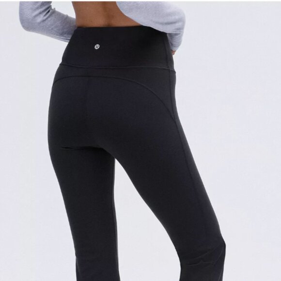 Groove Nulu Super-High-Rise Flared Pant SHORT - Picture 2 of 3